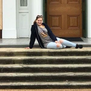 Meet your Posher, Jacy